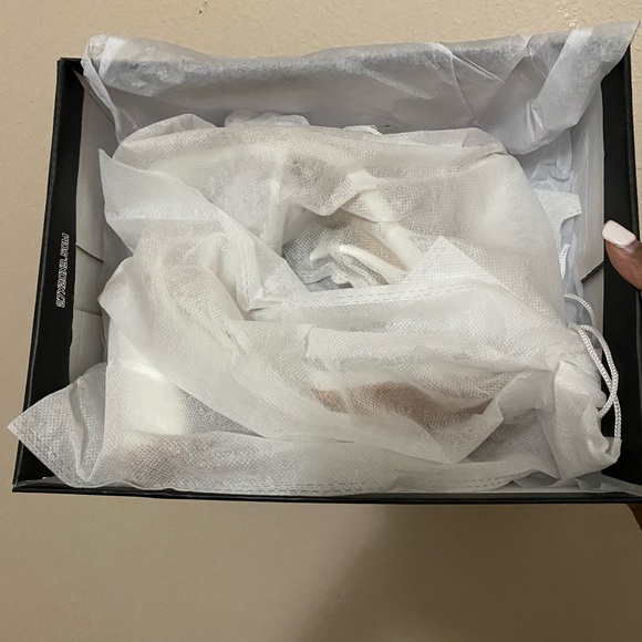 White Heels Size 5 (4.5” Heel) - Picture 7 of 7